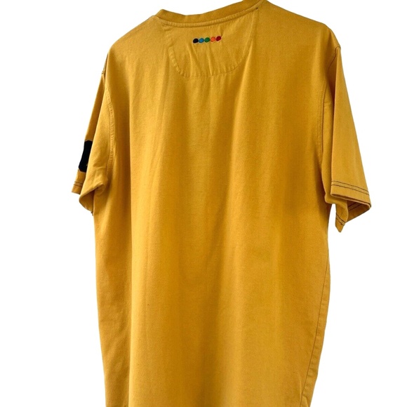 Coogi Australia Since 1969 Embroidered Kangaroo & Flag Yellow V Neck T Shirt - Picture 2 of 7
